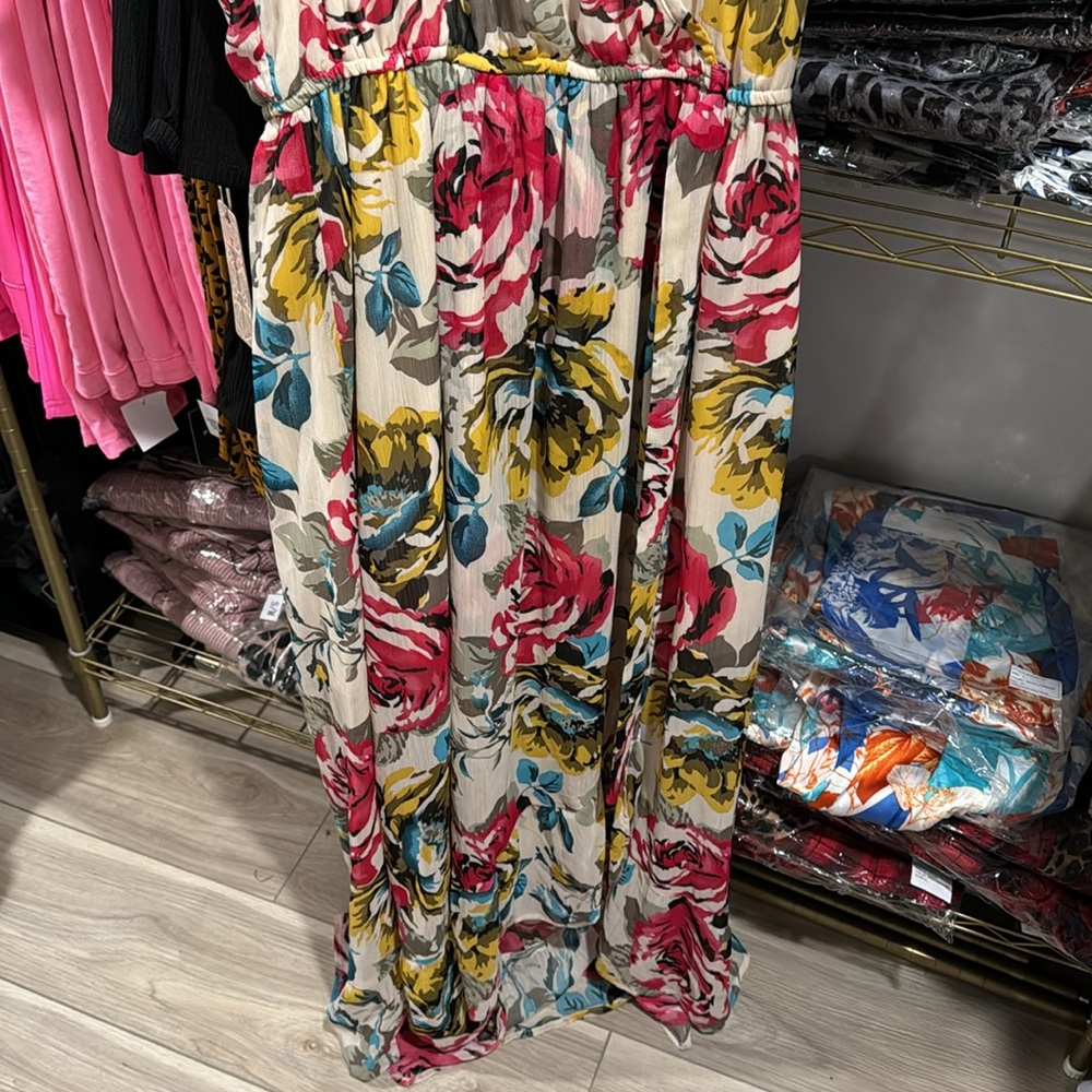Floral Maxi Dress - Picture 3 of 9